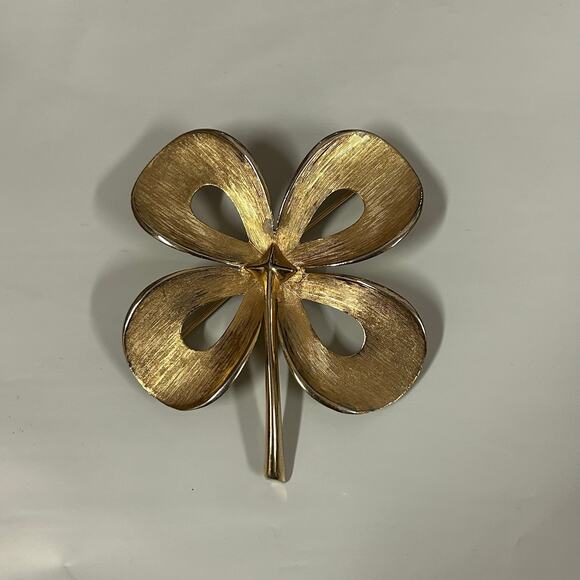 Vintage Gold Tone Four Leaf Clover 2.5” Brooch - Picture 2 of 7